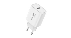 QUICK CHARGER MD05L WITH CABLE TYPE C TO LIGHTNING PD20W FAST CHARGER IN LEBANON